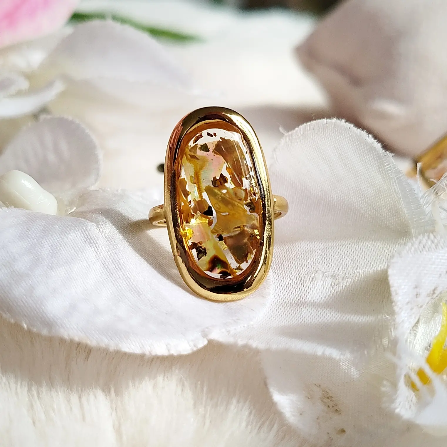 Bague ovale nacre brun-jaune 2