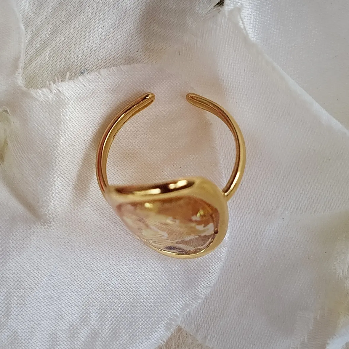 Bague ovale nacre brun-jaune 3